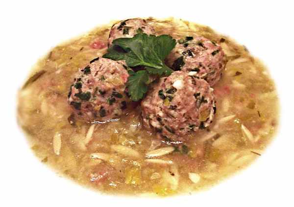 Sopa de pitu con albóndigas de salmón