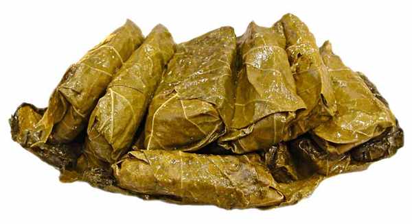 Dolmas de hojas de parra con arroz, carne y pasas