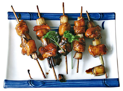 Yakitori de pollo y puerro