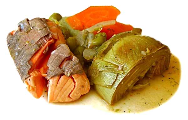 Salmón guisado con alcachofas
